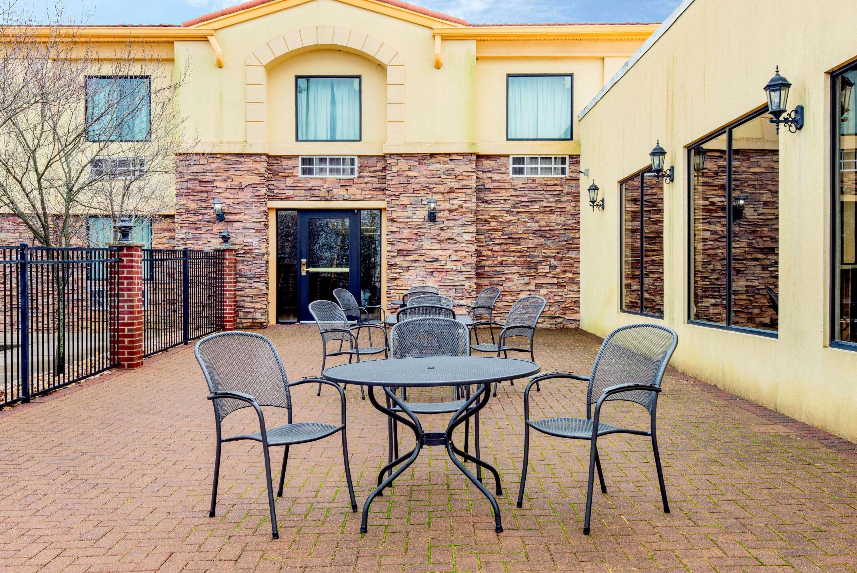 La Quinta Inn By Wyndham West Long Branch Nj Shore Area Exterior foto