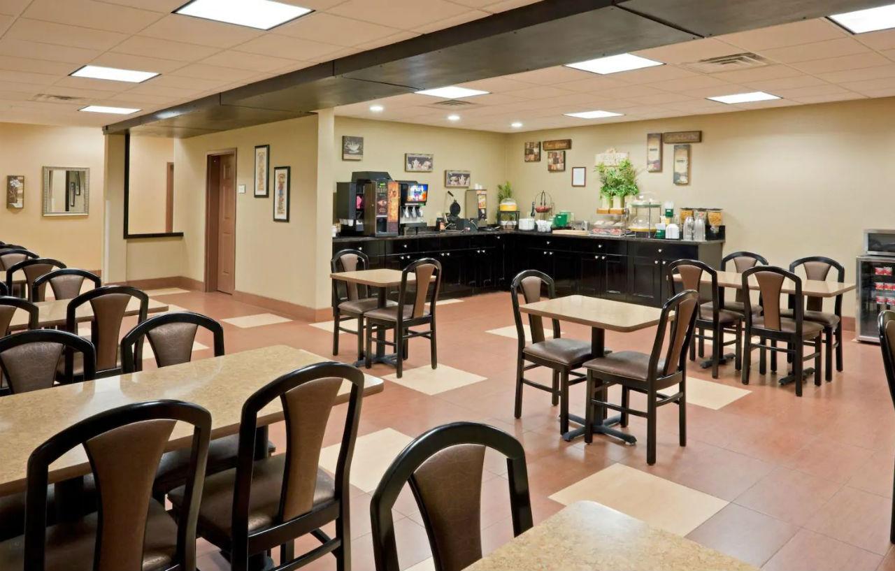 La Quinta Inn By Wyndham West Long Branch Nj Shore Area Exterior foto